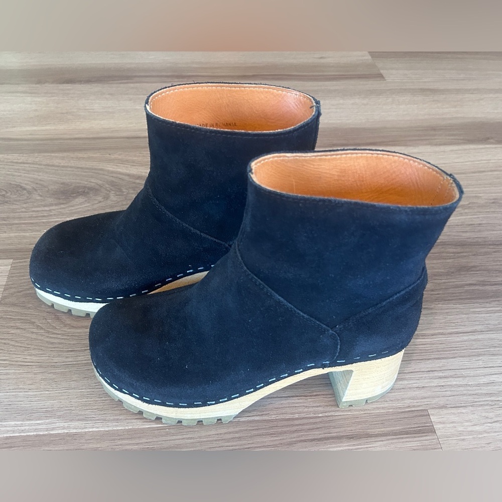 Swedish Hasbeens Bootie Wood Heel Black Suede EU 36 US 6
